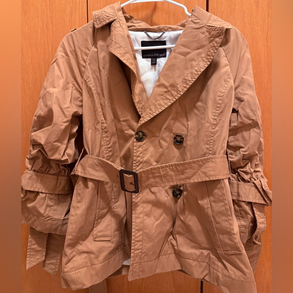 Banana Republic Women's Tan Trench Coat